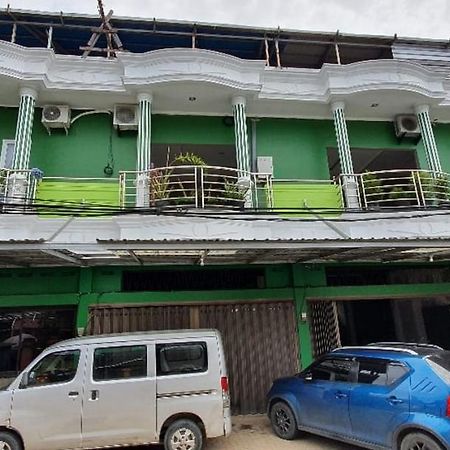 Reddoorz Plus Near Siloam Hospital Balikpapan Exterior photo