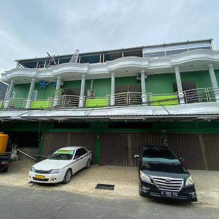 Reddoorz Plus Near Siloam Hospital Balikpapan Exterior photo