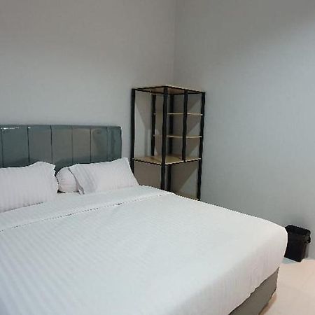 Reddoorz Plus Near Siloam Hospital Balikpapan Exterior photo