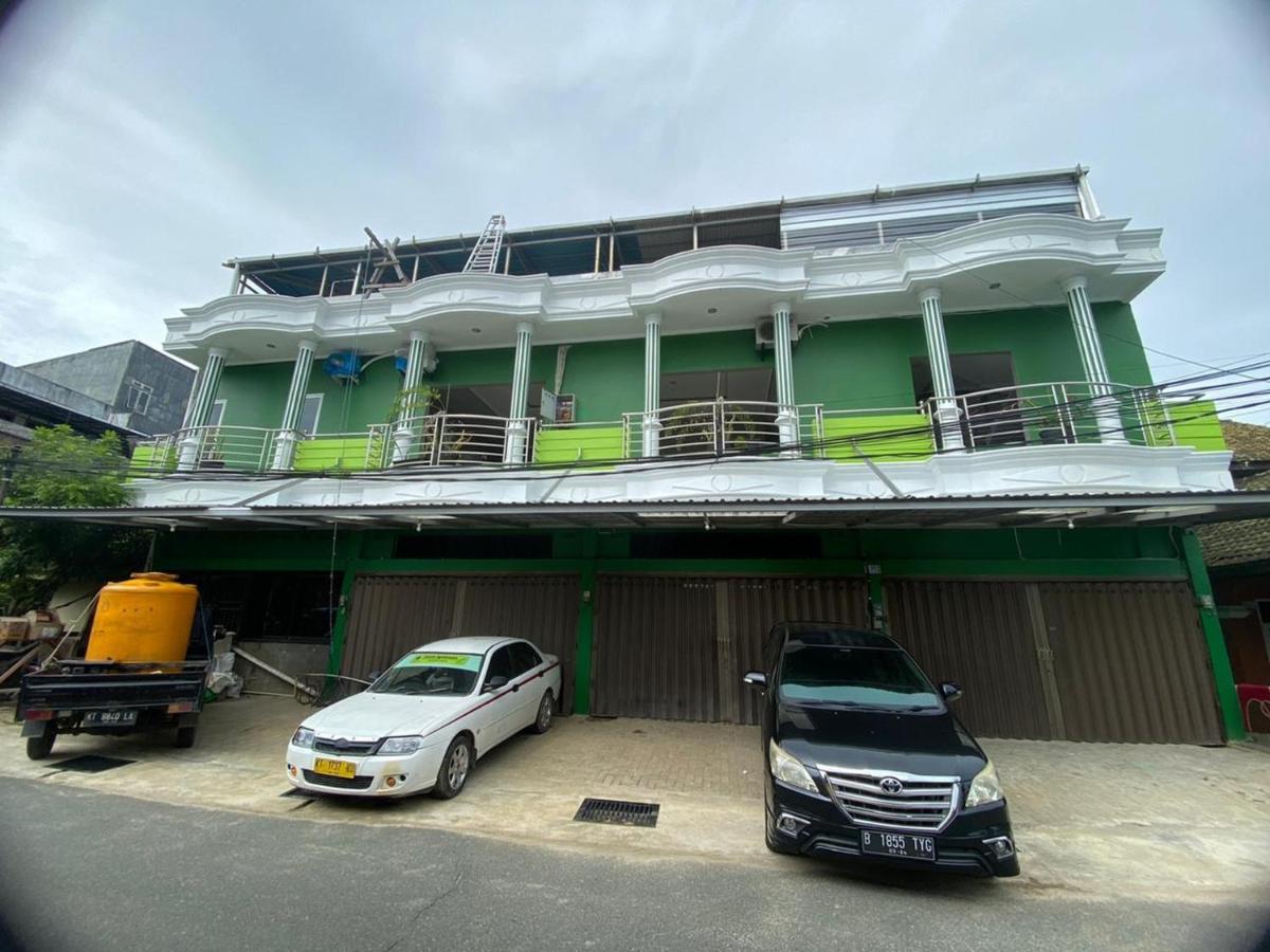 Reddoorz Plus Near Siloam Hospital Balikpapan Exterior photo