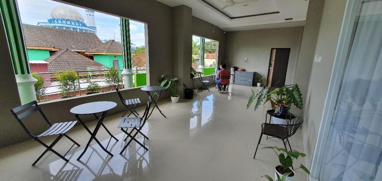Reddoorz Plus Near Siloam Hospital Balikpapan Exterior photo