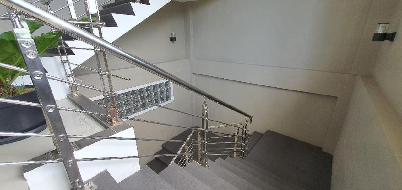 Reddoorz Plus Near Siloam Hospital Balikpapan Exterior photo