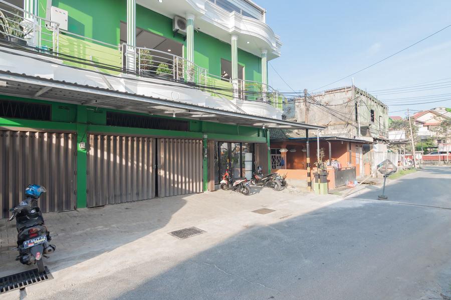 Reddoorz Plus Near Siloam Hospital Balikpapan Exterior photo