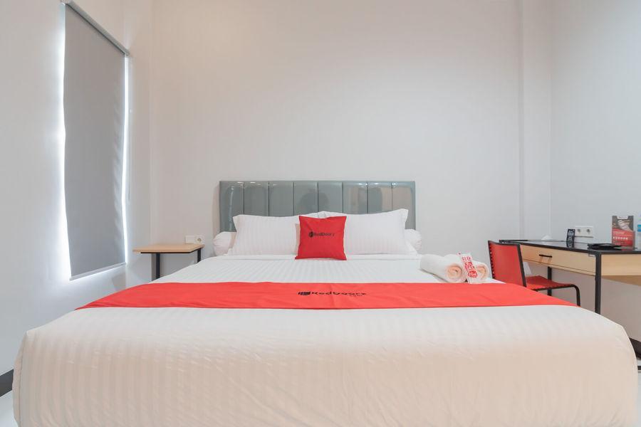 Reddoorz Plus Near Siloam Hospital Balikpapan Exterior photo